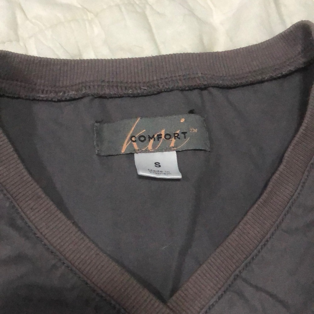 Koi Comfort scrub top small